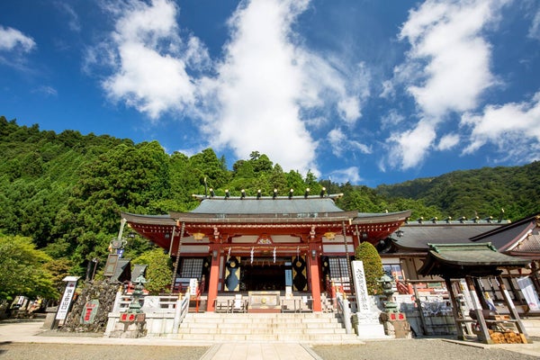 【静岡県内発】 圧巻!宮ケ瀬ダム放流見学と創建2,200年以上!大山阿夫利神社 「大山詣り」 大山名物の豆腐と地場産野菜使用!季節の懐石料理 2